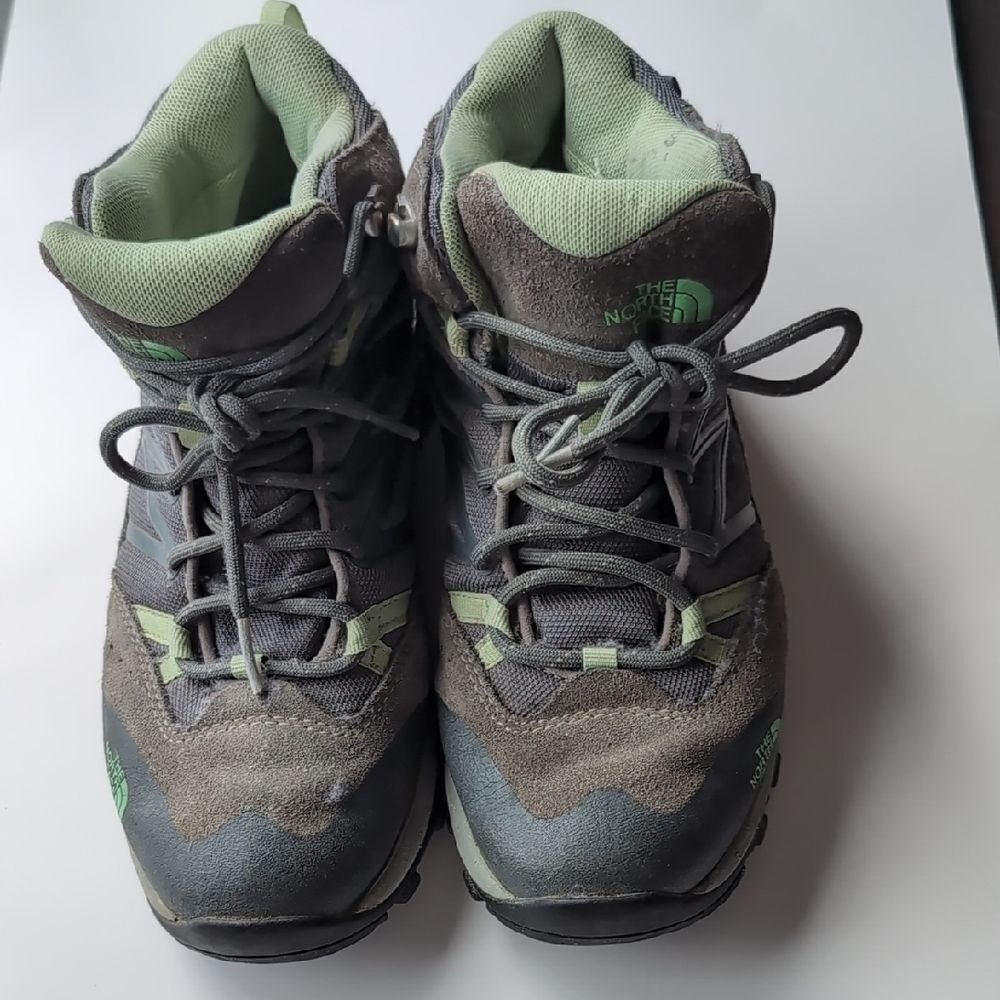 The North Face Leather Women's Hiking Gray and Green Athletic Shoes Size Us 6.5